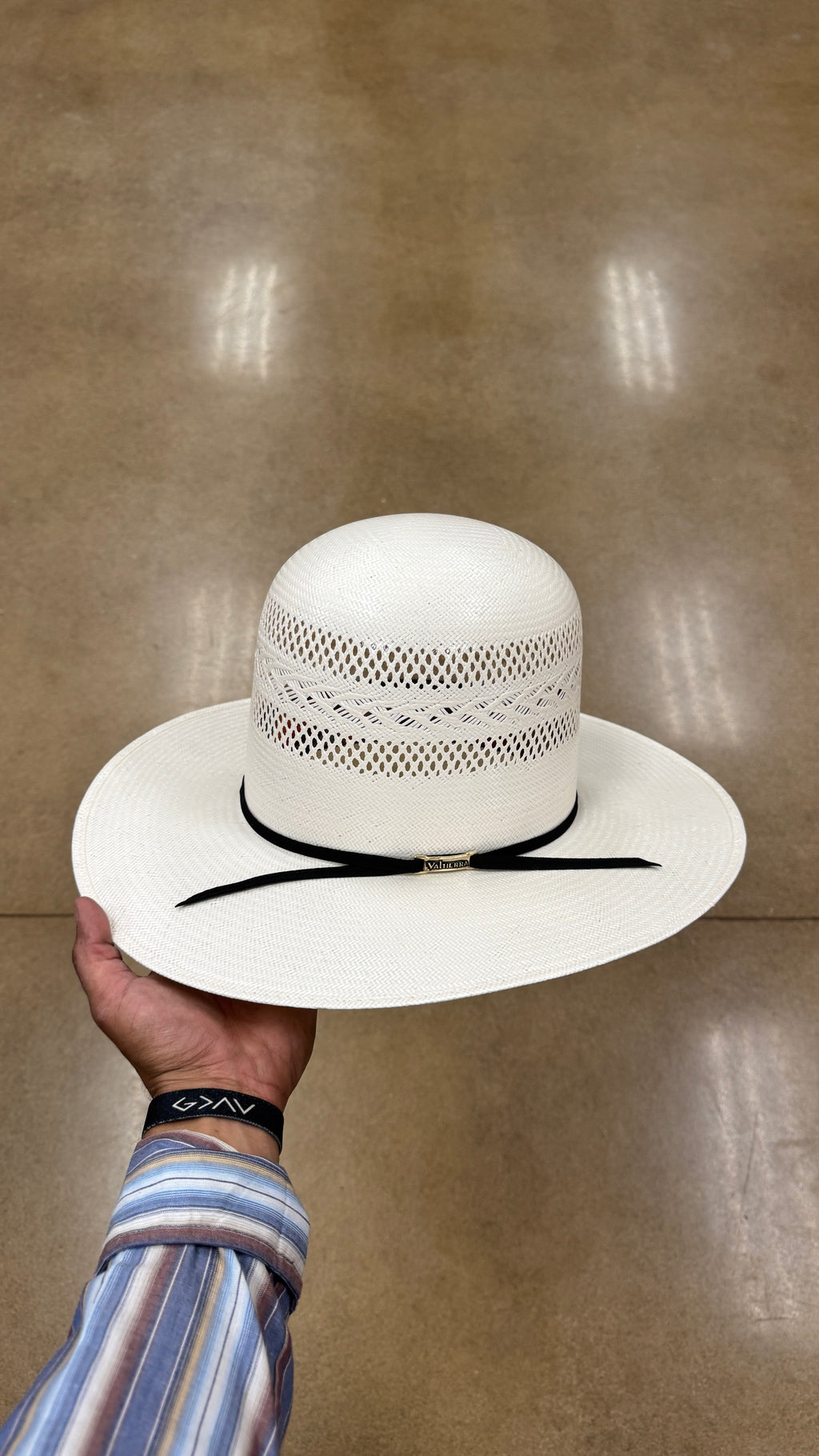 “Rio Blanco” Tall Crown